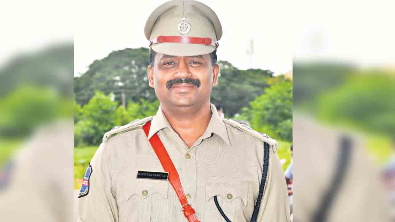 పెద్దపల్లి డీసీపీ హైదరాబాద్‌ చీఫ్‌ ఆఫీస్‌కు అటాచ్డ్‌