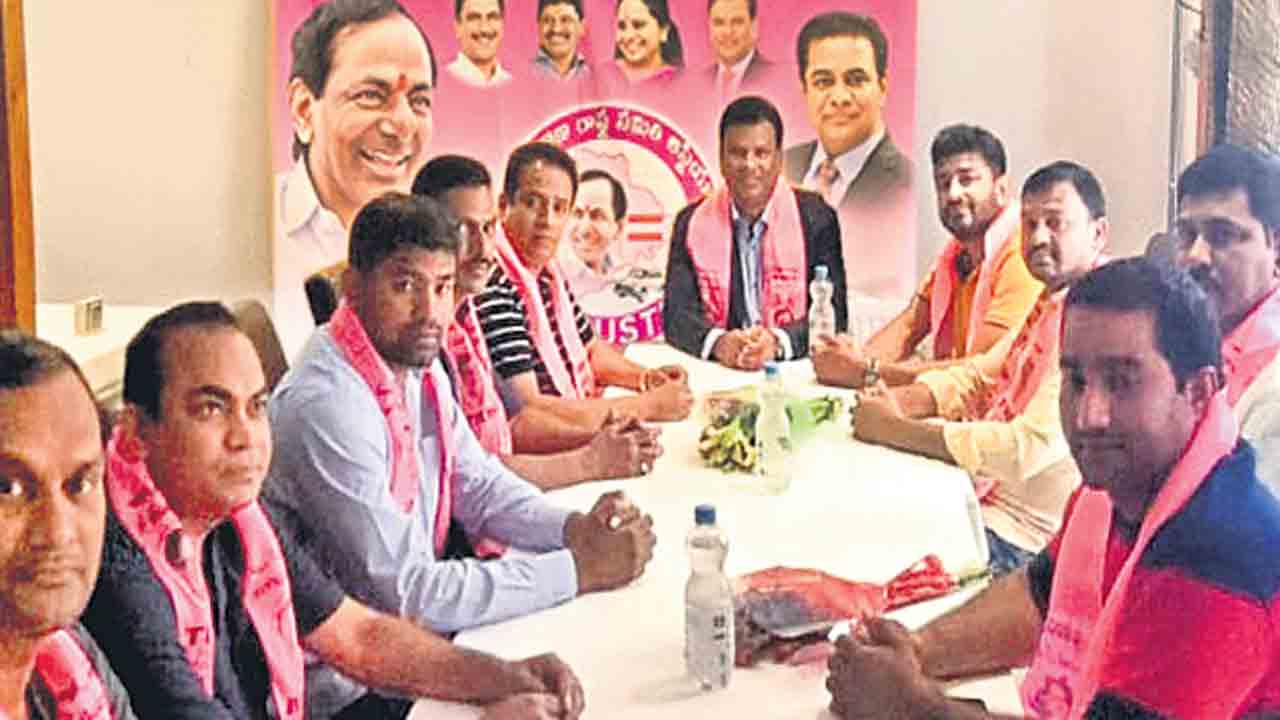 మోదీని గద్దెదించే సత్తా కేసీఆర్‌కే ఉంది