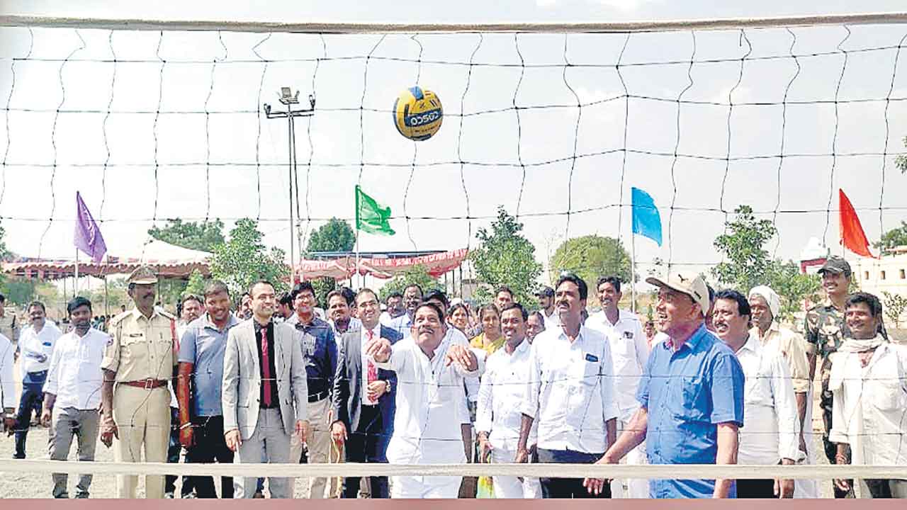 గ్రామీణుల కోసమే క్రీడా మైదానాలు