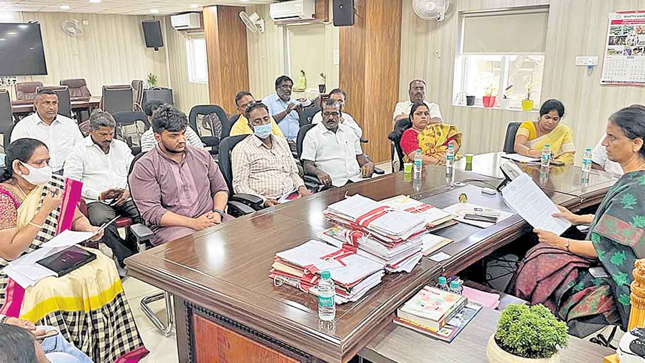 బస్తీ దవాఖానలను త్వరితగతిన ప్రారంభించండి