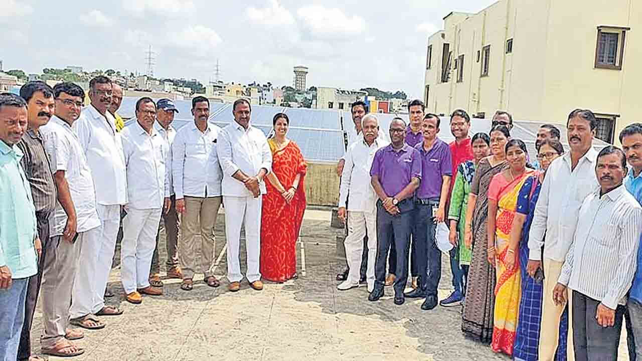 ప్రభుత్వ బడిలో రూ.11లక్షలతో వసతులు