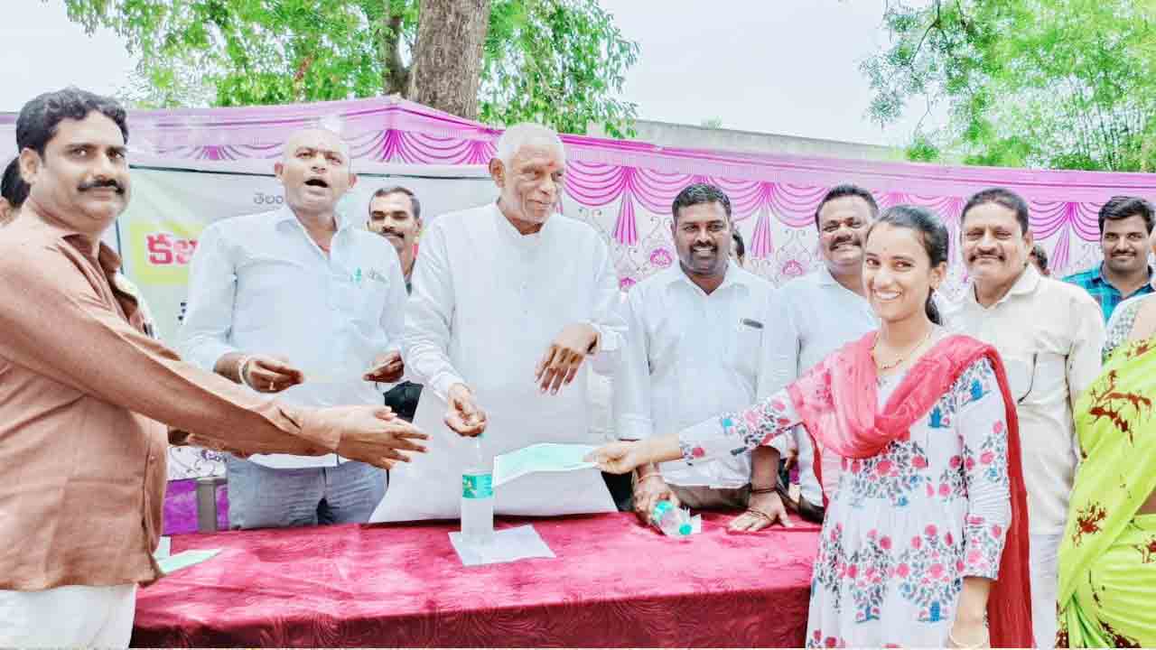 పేదింటి ఆడబిడ్డలకు అండగా సీఎం కేసీఆర్‌