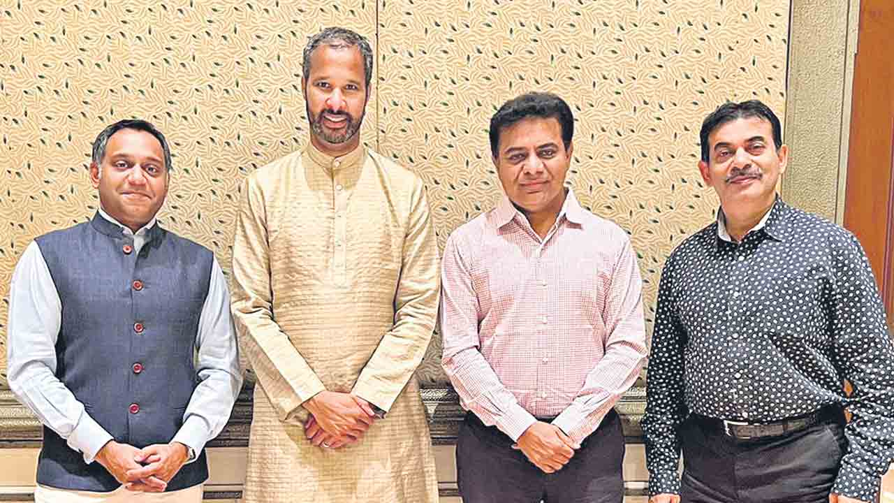 బోయింగ్‌ ప్రతినిధులతో కేటీఆర్‌ భేటీ