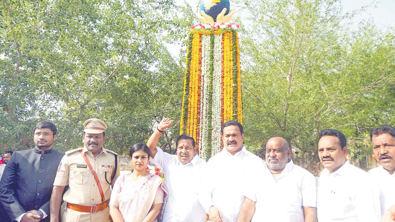 సంక్షేమ పథకాలు దేశానికే దిక్సూచి