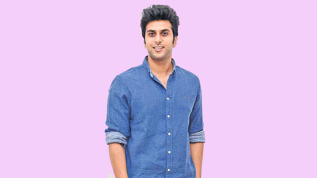 మంగళం రొమాంటిక్‌ ఫెలో..