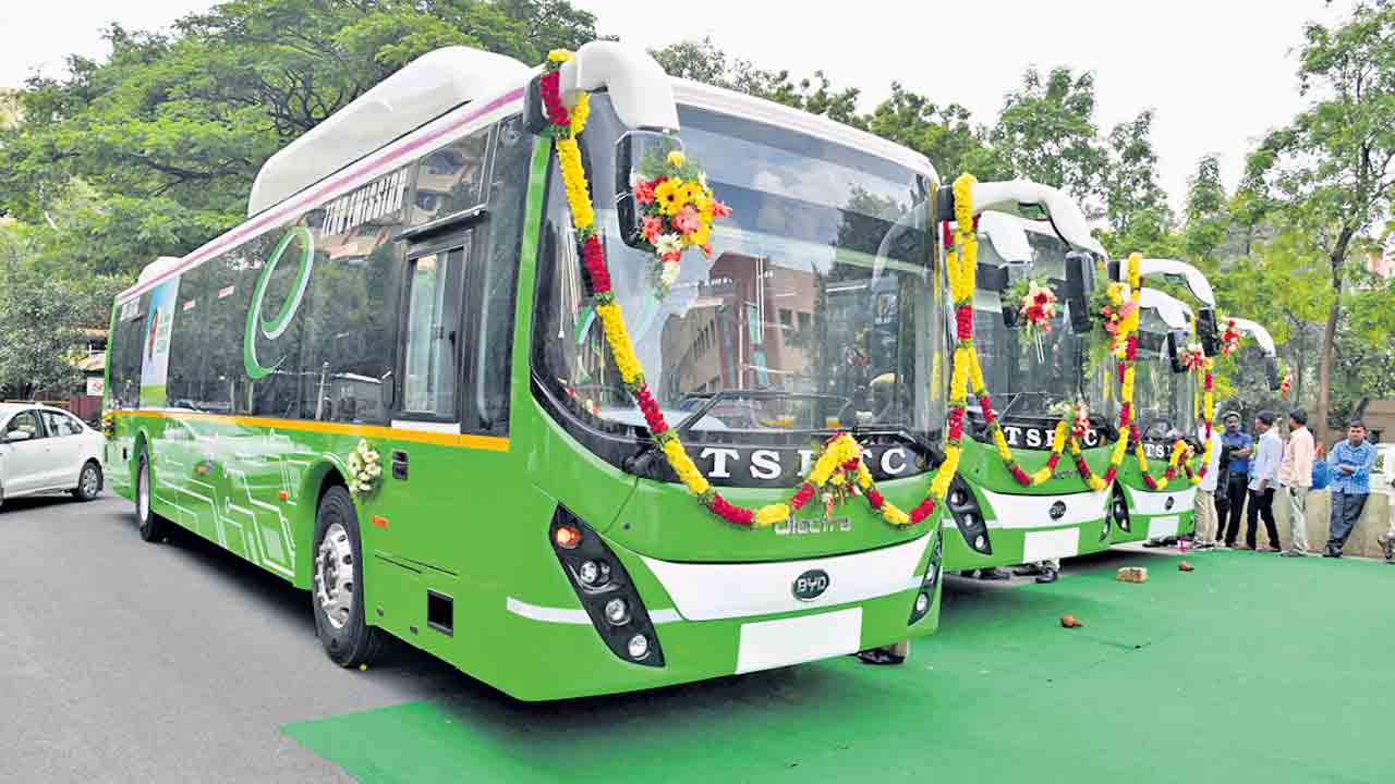 ఈ- బస్సులొస్తున్నాయ్‌..గ్రేటర్‌కు 300 ఎలక్ట్రిక్‌ బస్సులు