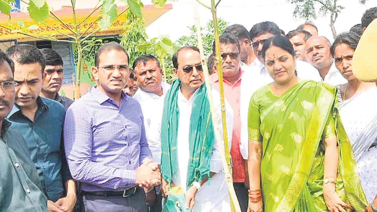 పండుగలా ప్రగతి