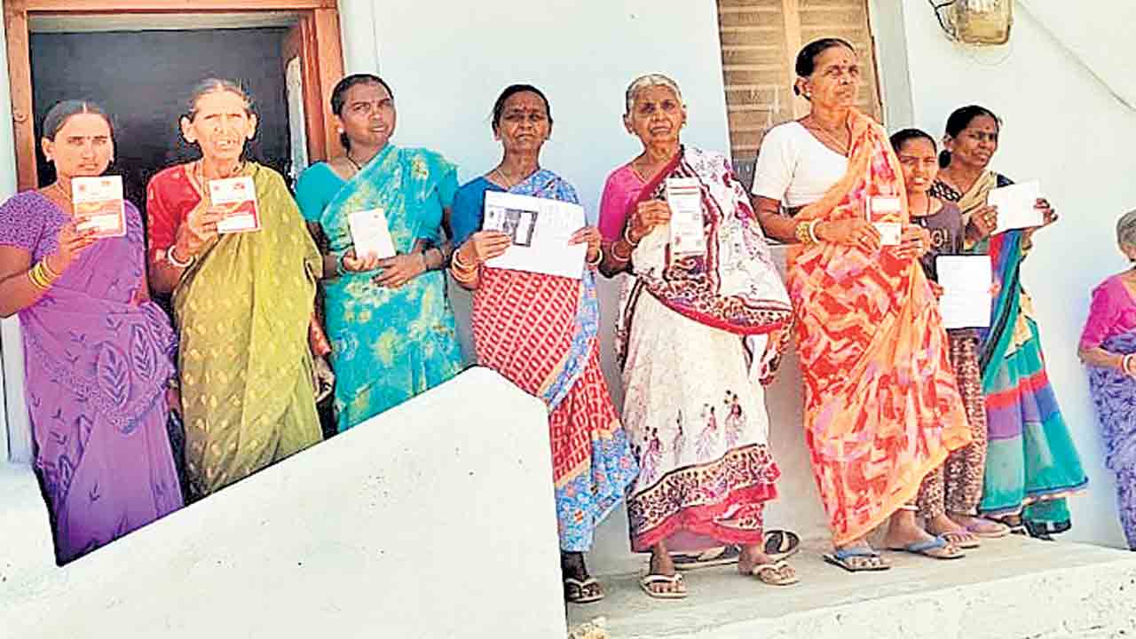 పోస్టాఫీసులో సొమ్ము స్వాహా