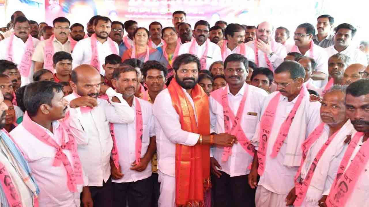 బీజేపీ.. మత రాజకీయ పార్టీ