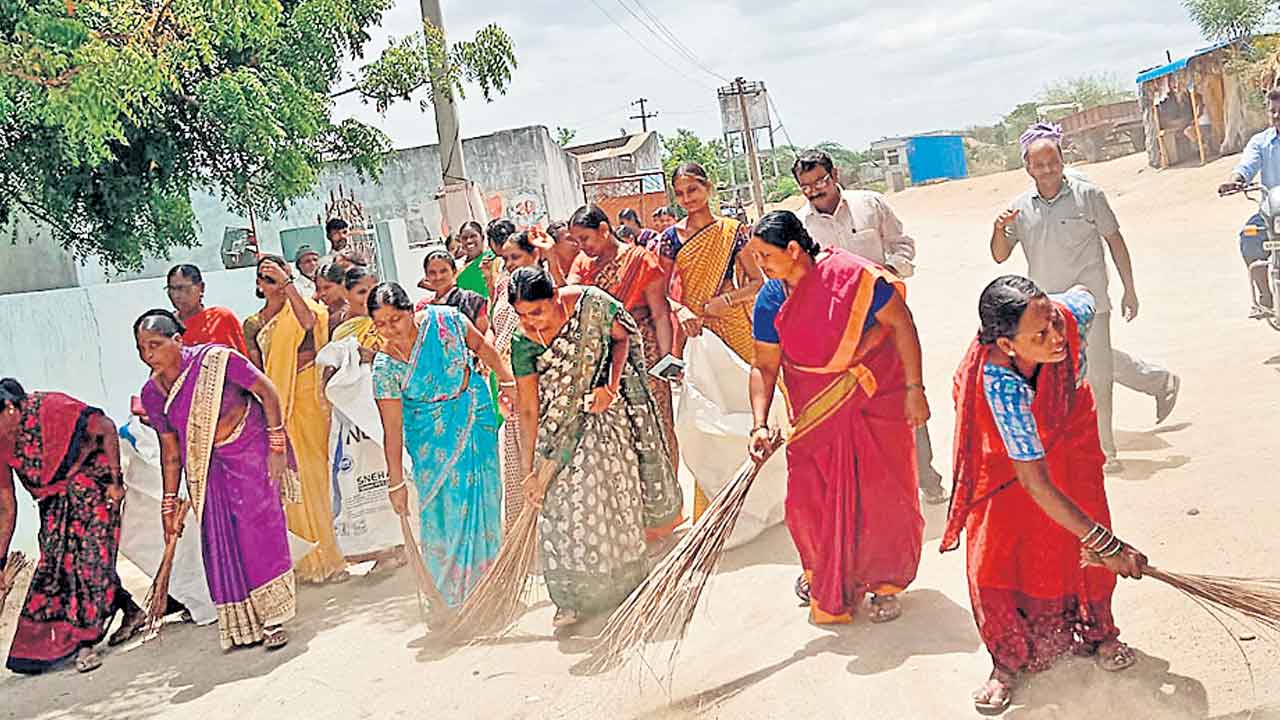 జోరుగా ప్రగతి పనులు