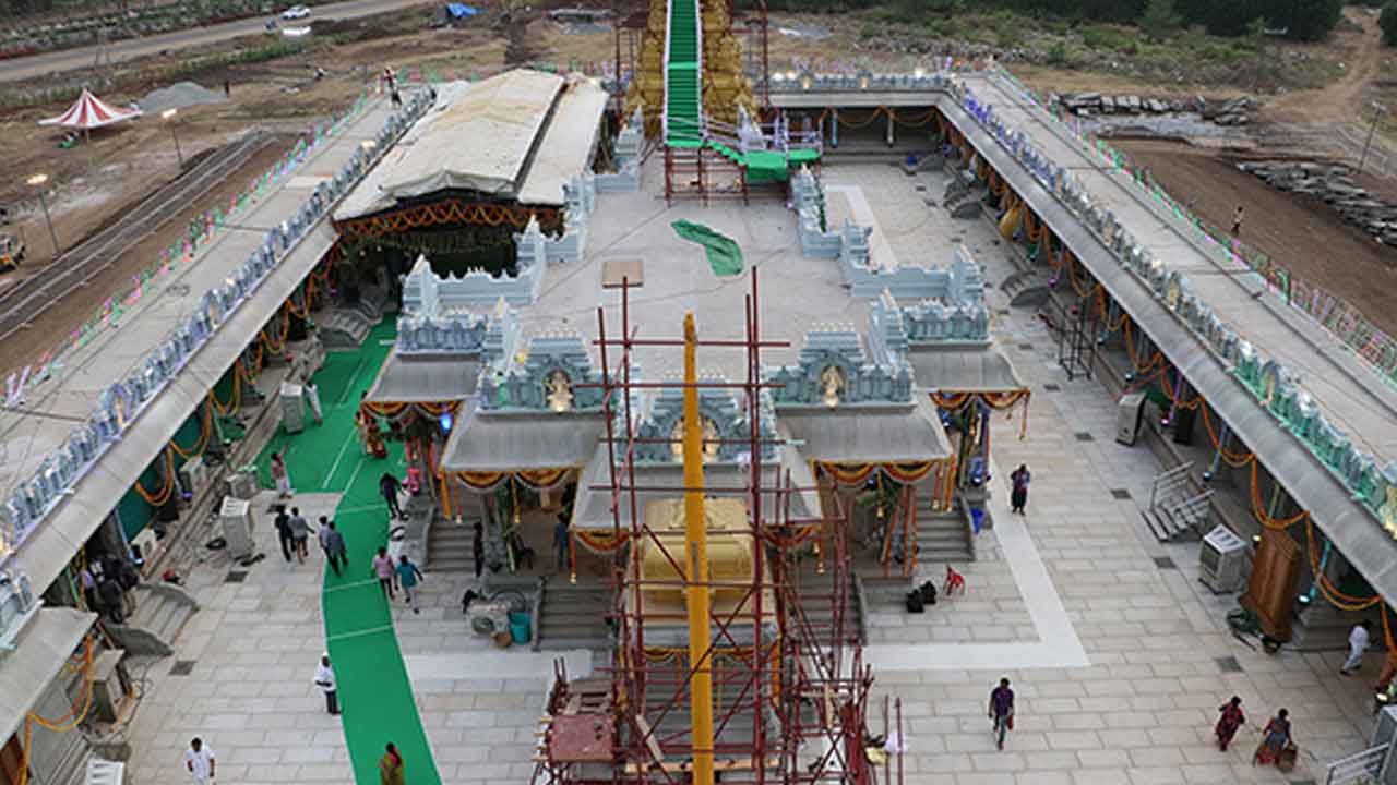 వేంకటేశ్వరస్వామి విగ్రహ ప్రతిష్టాపనలో పాల్గొన్న ఏపీ గవర్నర్‌