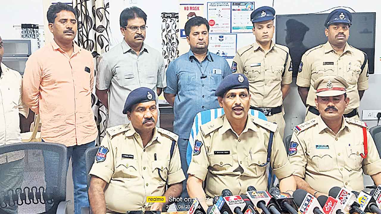 అంతర్రాష్ట్ర దొంగ అరెస్ట్‌,రిమాండ్‌