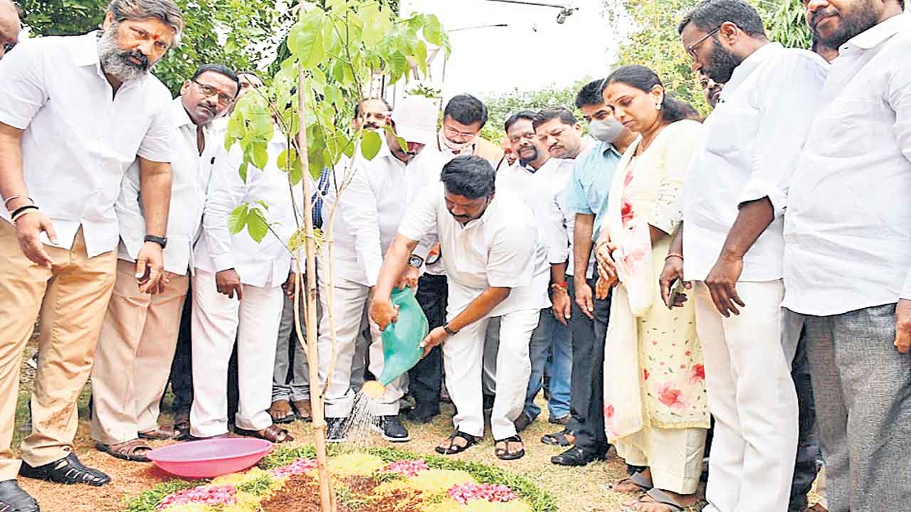 సీఎం కేసీఆర్‌, మంత్రి కేటీఆర్‌ విజన్‌తోనే..విదేశీ పెట్టుబడులు
