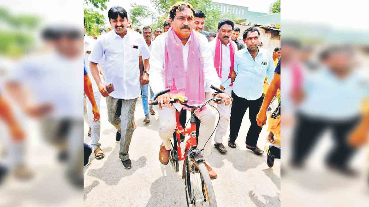 కాంగ్రెస్‌, బీజేపీ చేతకాని పార్టీలు