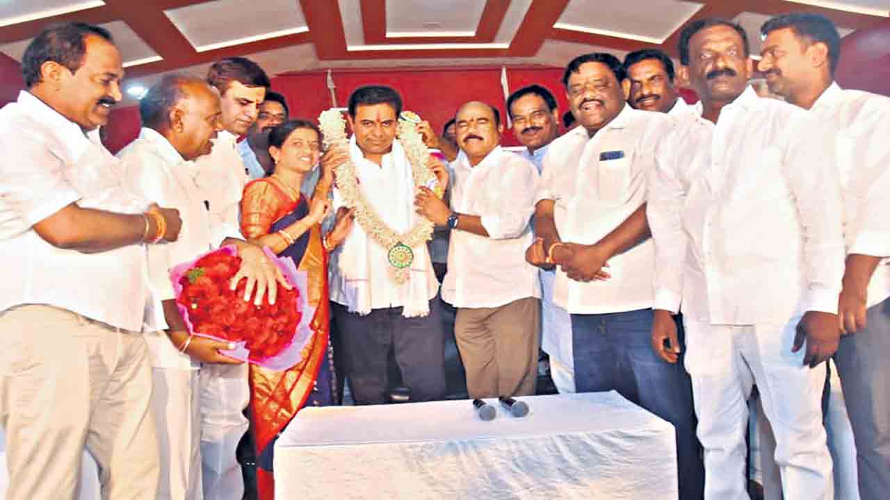 అభివృద్ధే కులం.. సంక్షేమమే మతం