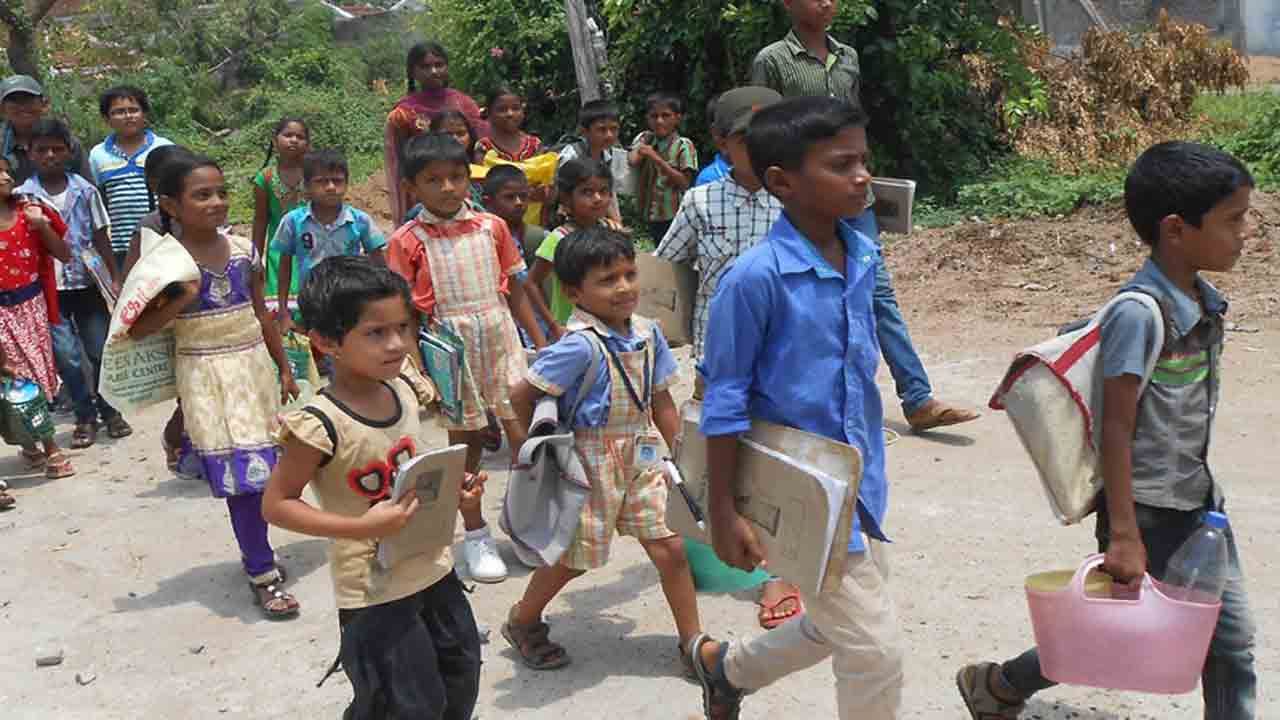 బడికి వేళాయె..