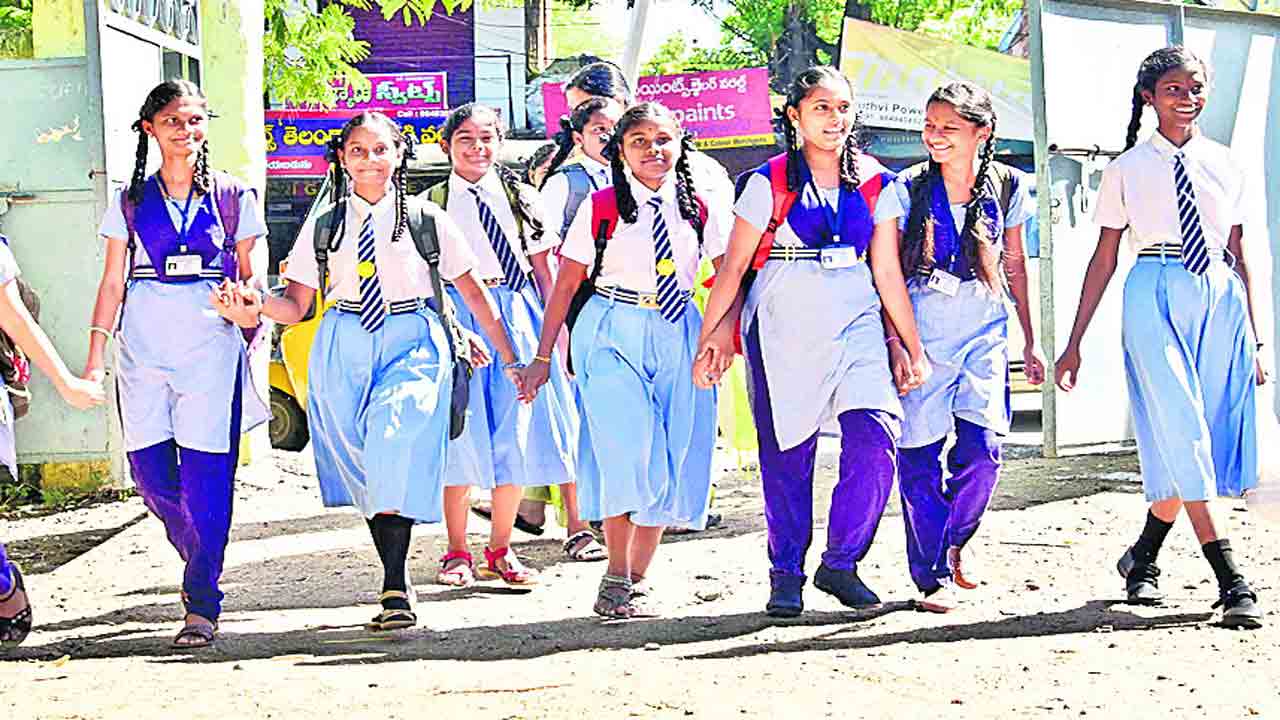 బడికి వేళాయె..