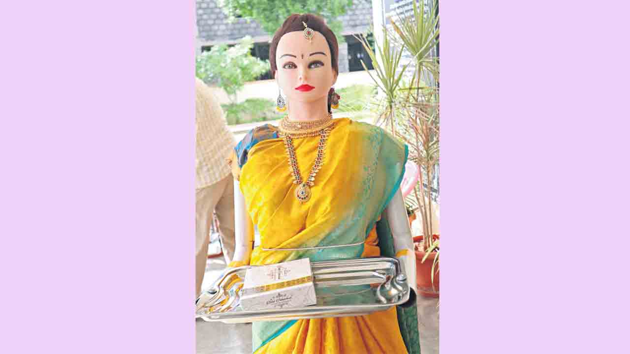 రోగులతో ‘మైత్రి’!