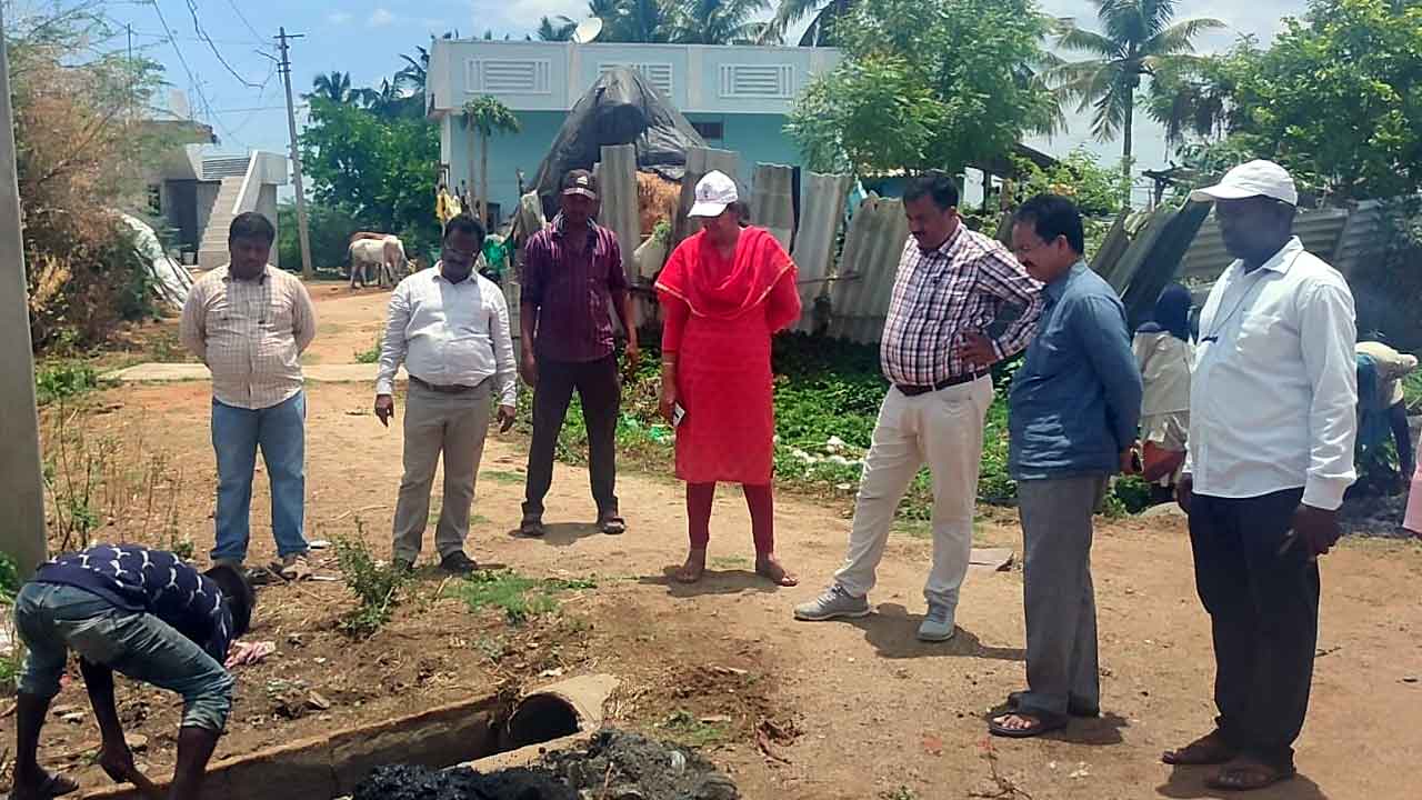 పారిశుద్ధ్యంపై ప్రత్యేక దృష్టి