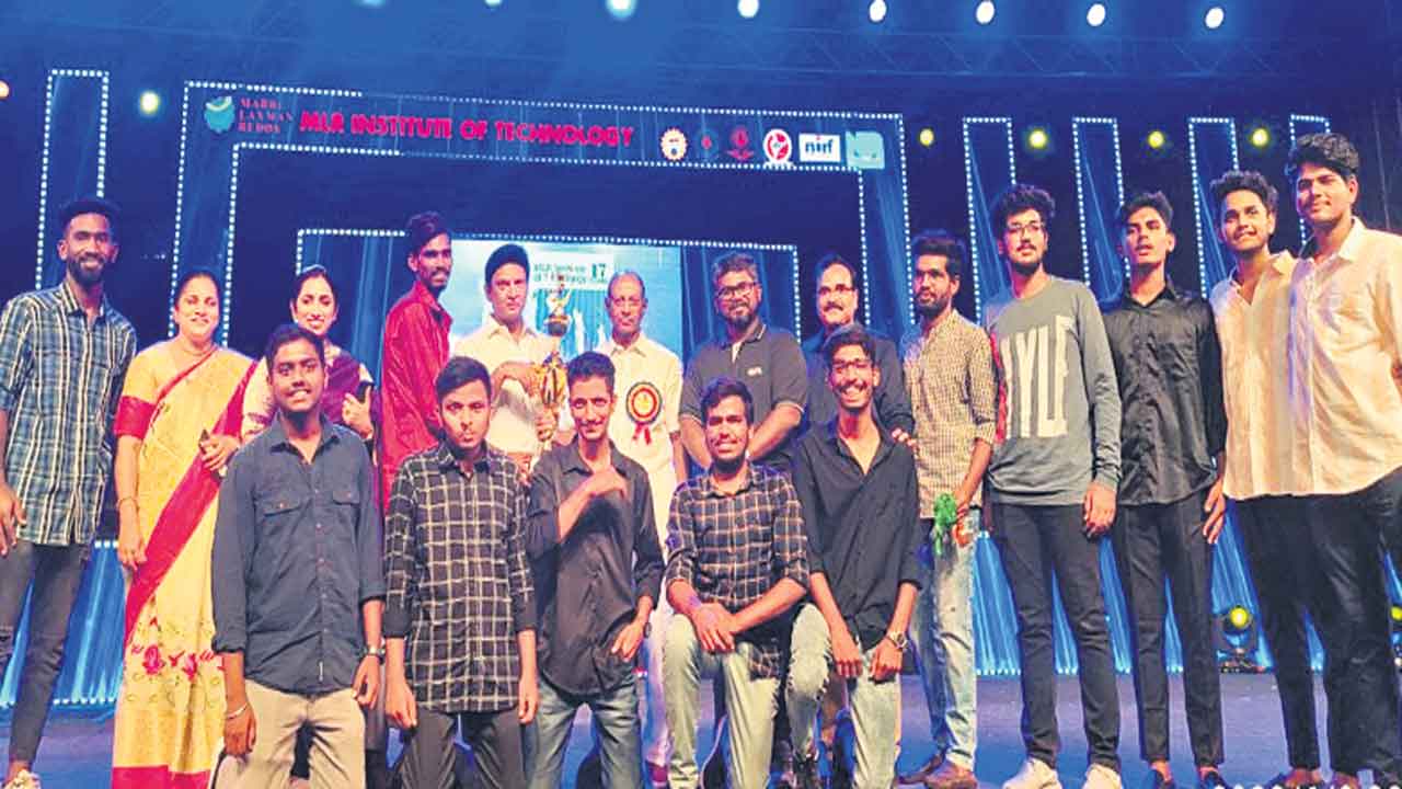 ఘనంగా ఎంఎల్‌ఆర్‌ఐటీ కళాశాల వార్షికోత్సవం