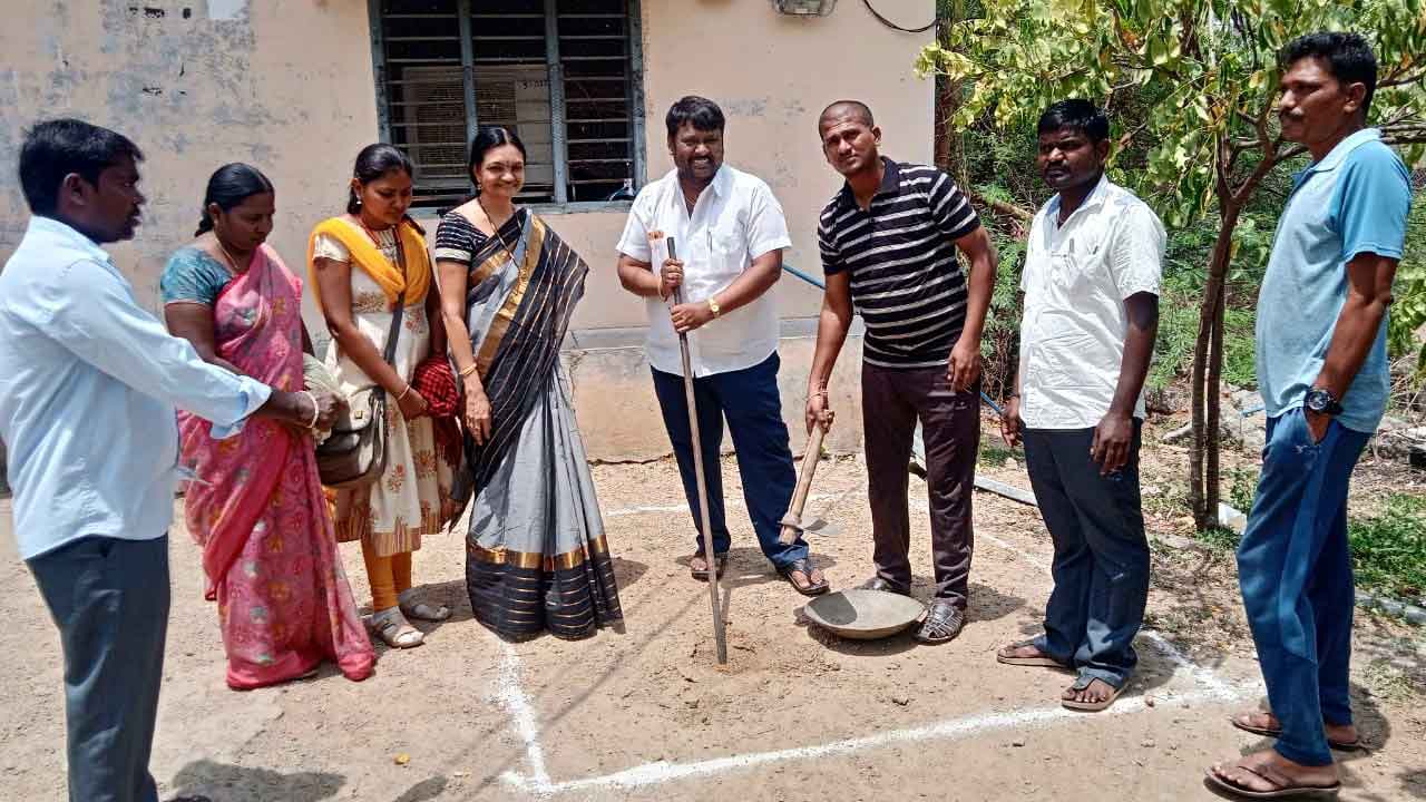 పరిసరాల పరిశుభ్రత అందరి బాధ్యత