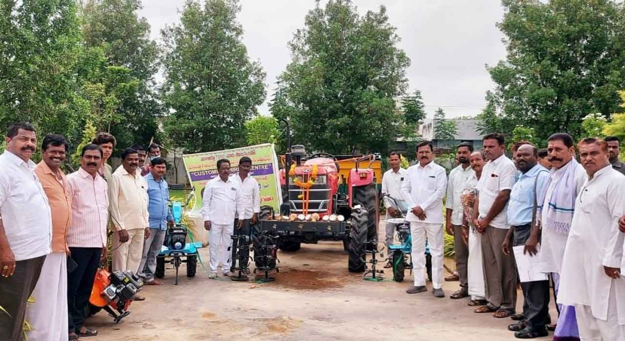 సాగులో యాంత్రీకరణ పెరగాలి