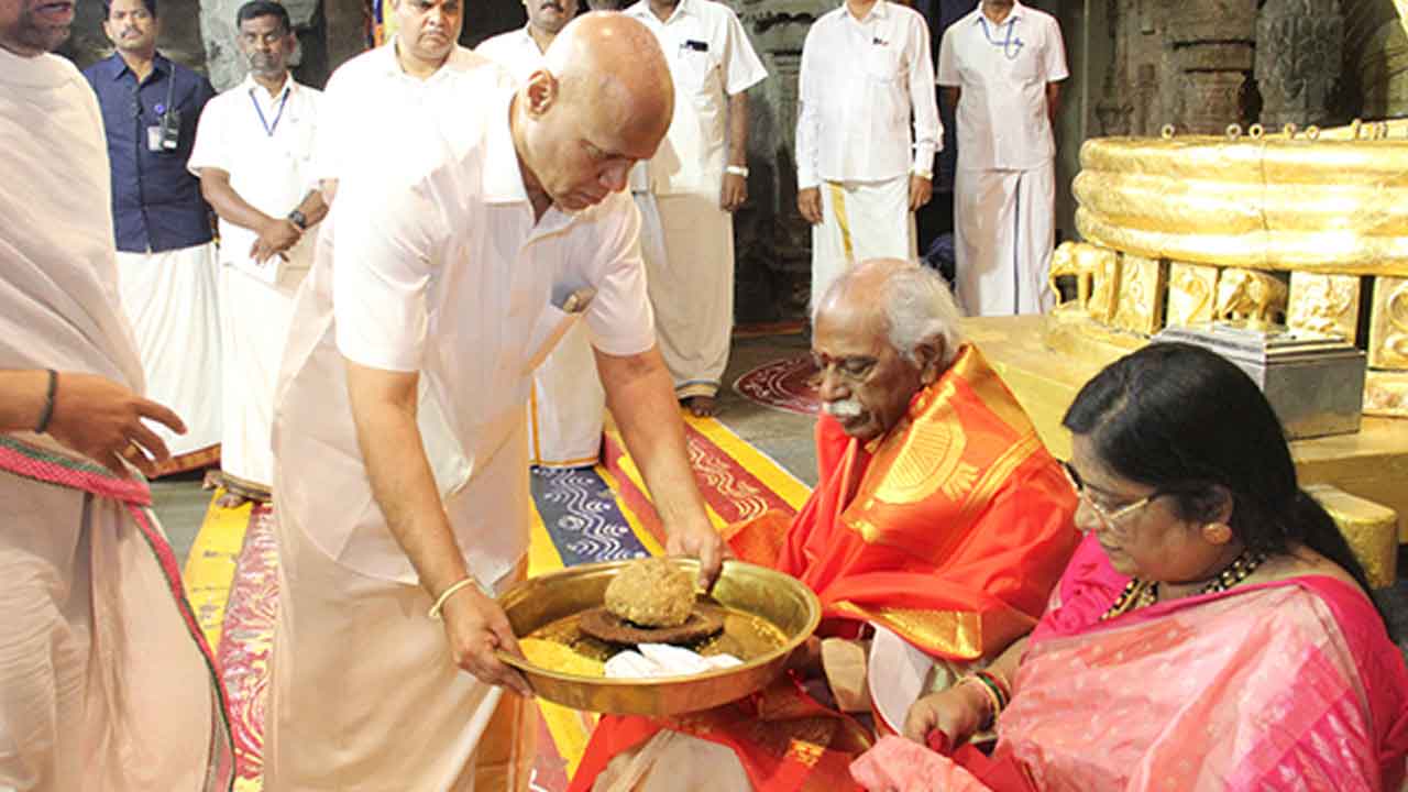 శ్రీవారిని దర్శించుకున్న హర్యానా గవర్నర్‌ దంపతులు