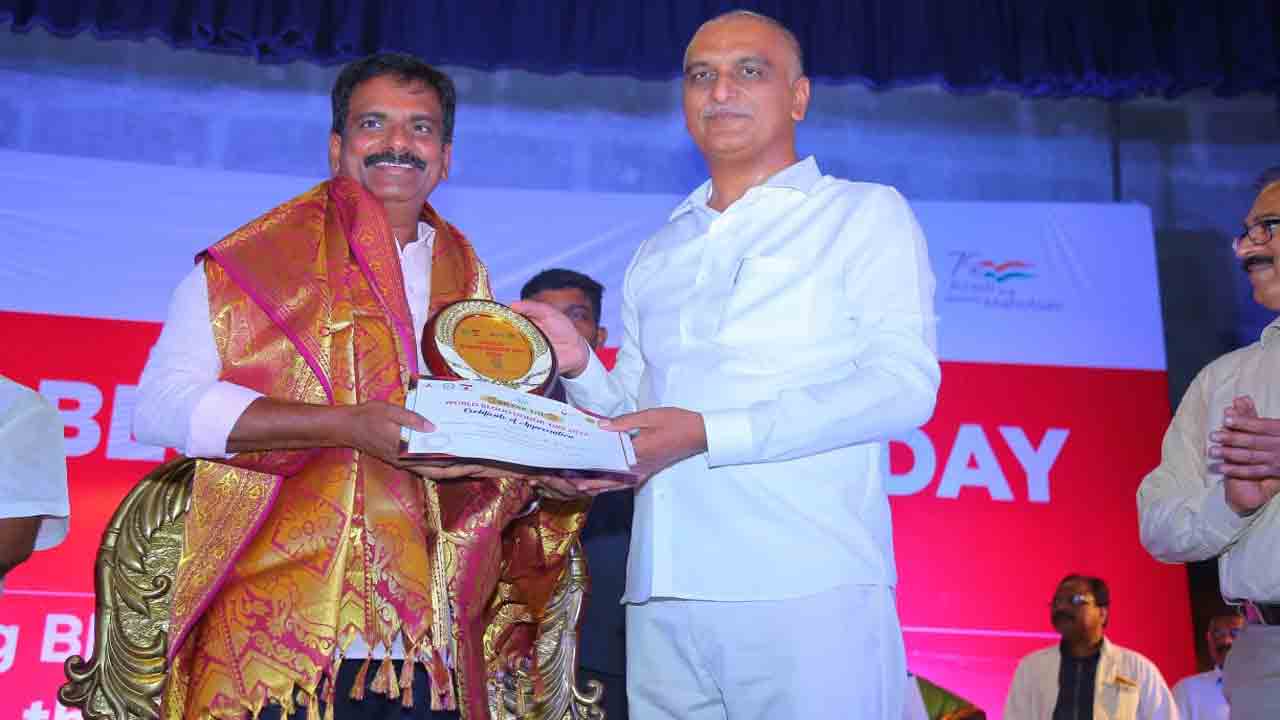 మీ సేవలు అభినందనీయం