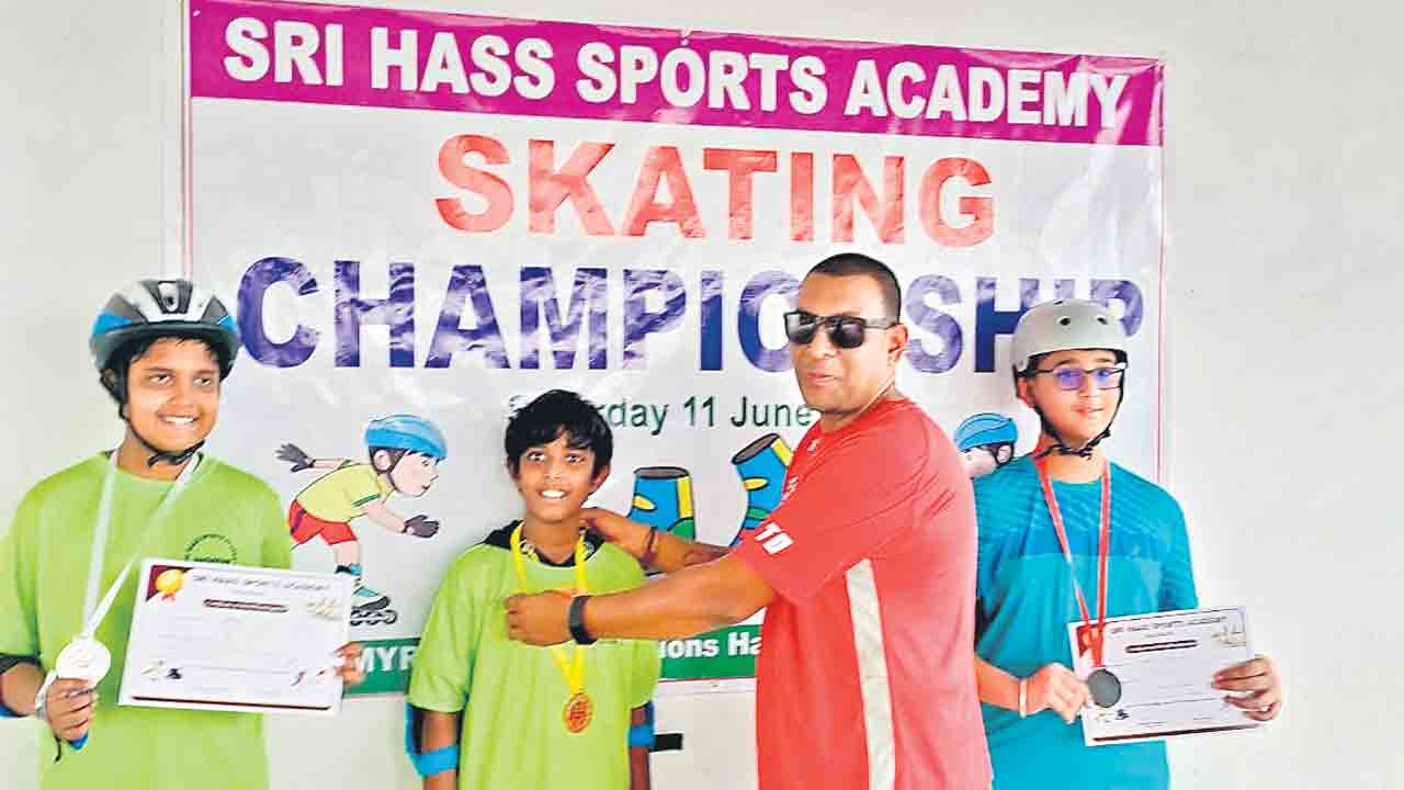 లోకేశ్వర్‌ అదుర్స్‌