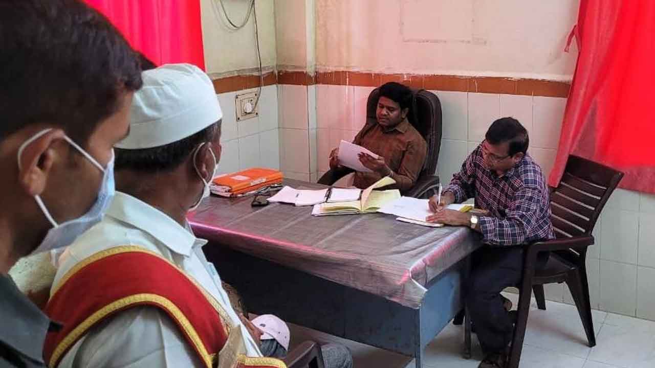 ప్రగతి పనుల్లో వేగం పెంచాలి