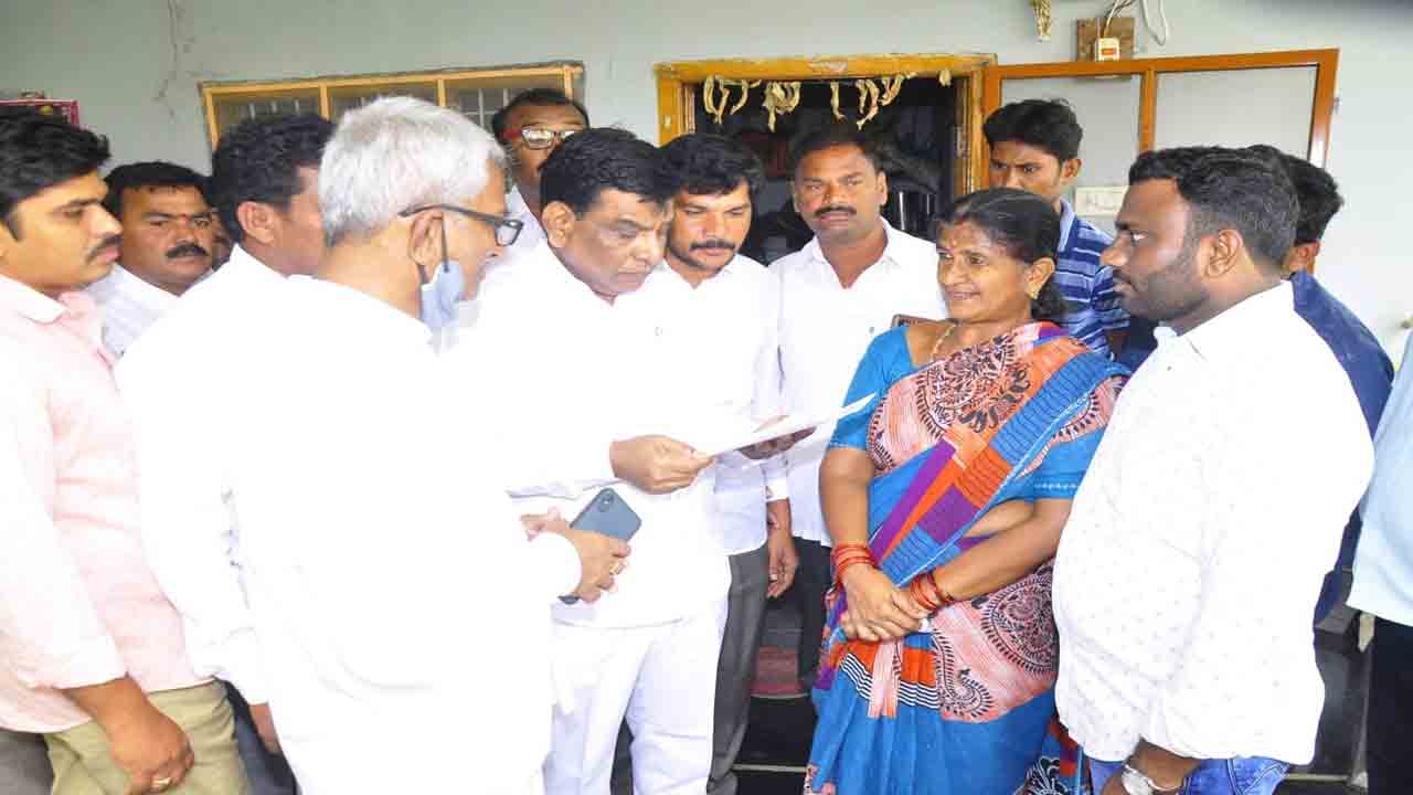 రాష్ట్రంపై కేంద్రం వివక్ష: నామా