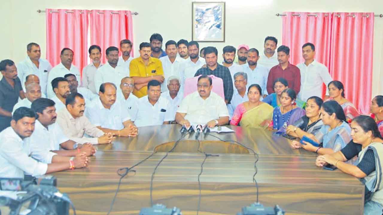 గోదావరి జలాలు కావాలి