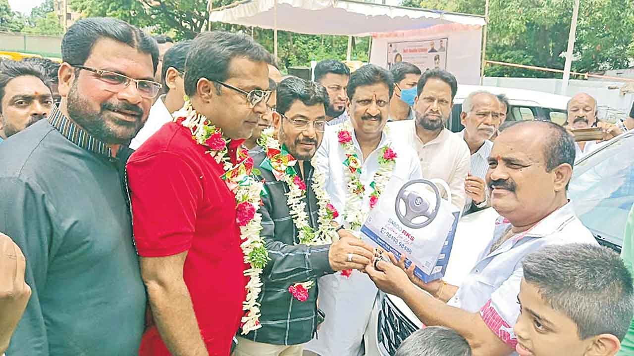 ప్రజలకు అండగా ప్రభుత్వ పథకాలు