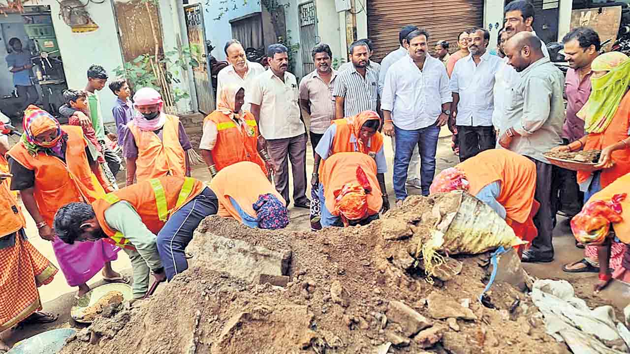 ప్రగతి పథంలో బస్తీలు