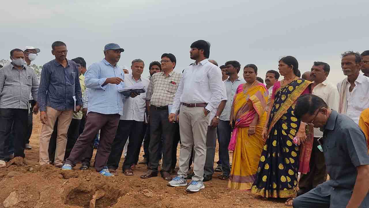 ఆక్రమణలు తొలగించండి