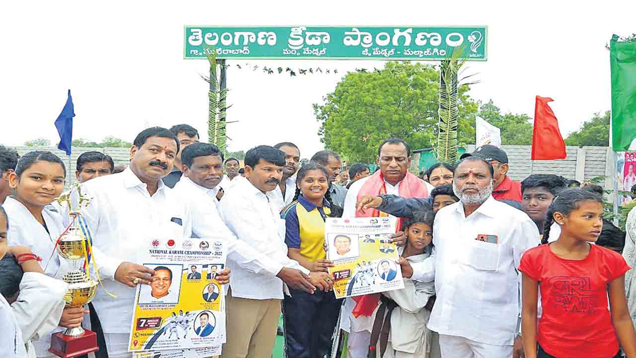 క్రీడా ప్రాంగణాలతో ఆరోగ్య తెలంగాణ