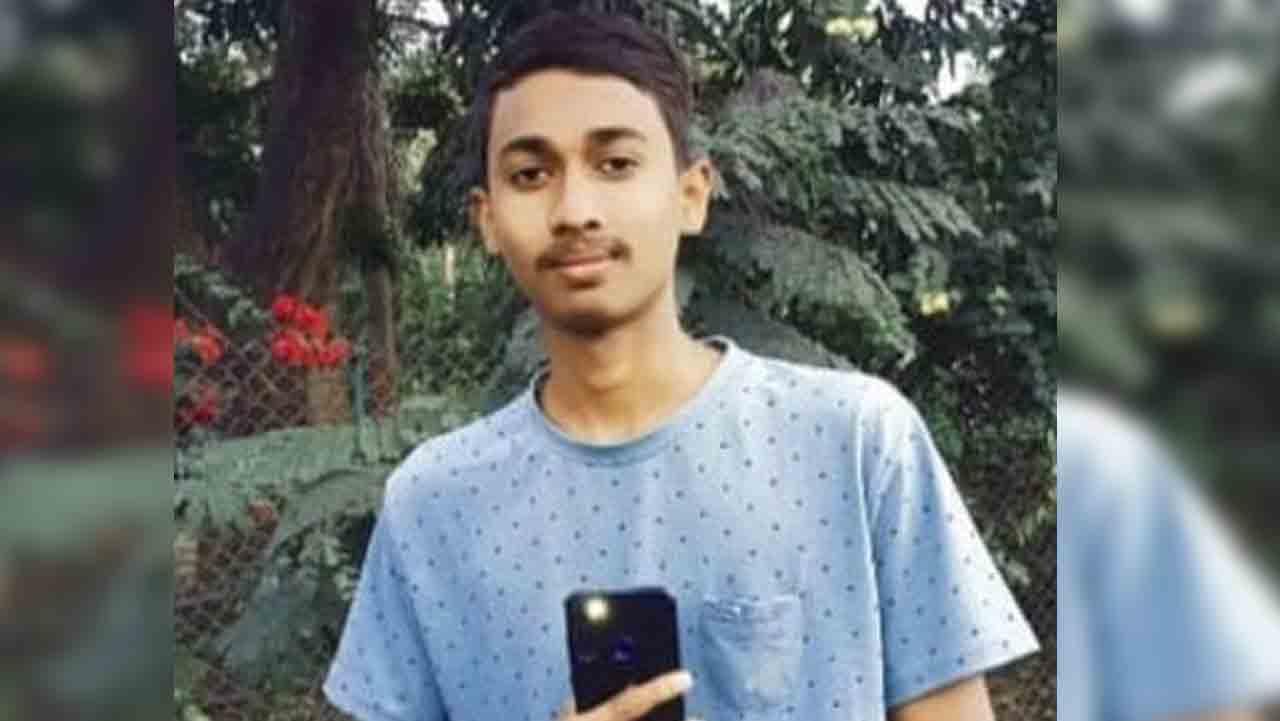 మరో విద్యార్థికి తీవ్ర గాయాలు