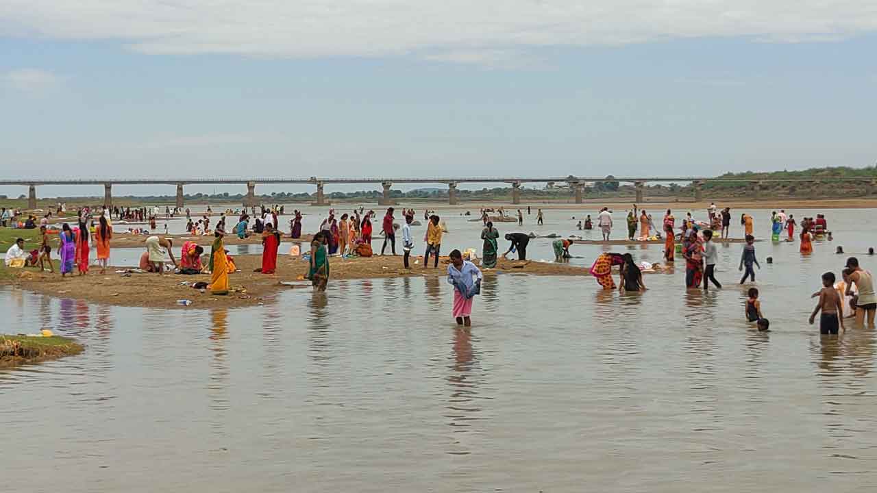 ఆలయాల్లో ఏరువాక పున్నమి సందడి