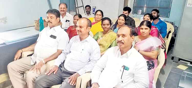 ప్రభుత్వ బడుల్లోనేనాణ్యమైన విద్య