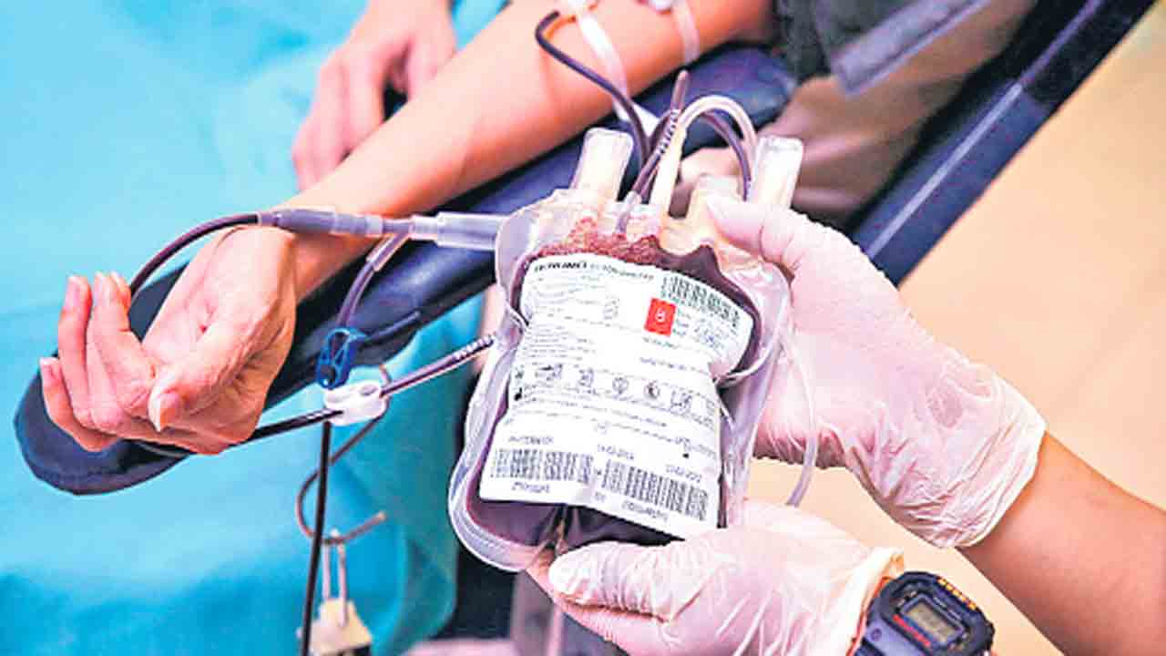 రక్తదానం చేద్దాం..