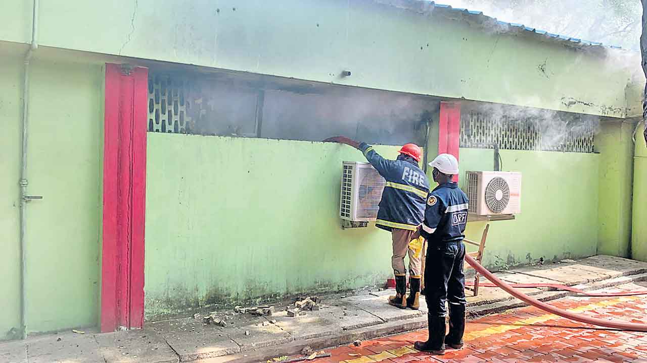 కేంద్ర ప్రభుత్వ మందుల డిపోలో..