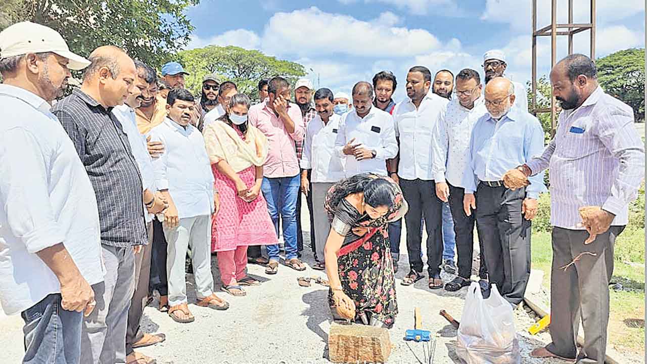 దశలవారీగా అభివృద్ధి పనులు