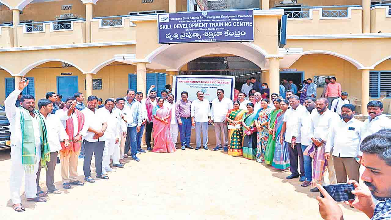 విద్య, వైద్యానికి ప్రభుత్వం పెద్దపీట