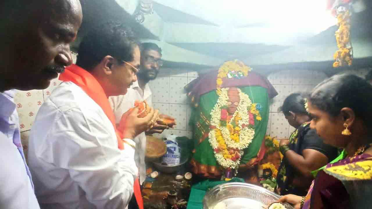 పోటెత్తిన భక్త‘జనం’