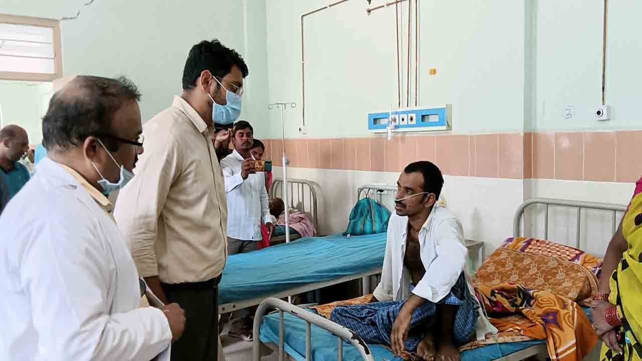 కామారెడ్డి కలెక్టర్ సుడిగాలి పర్యటన