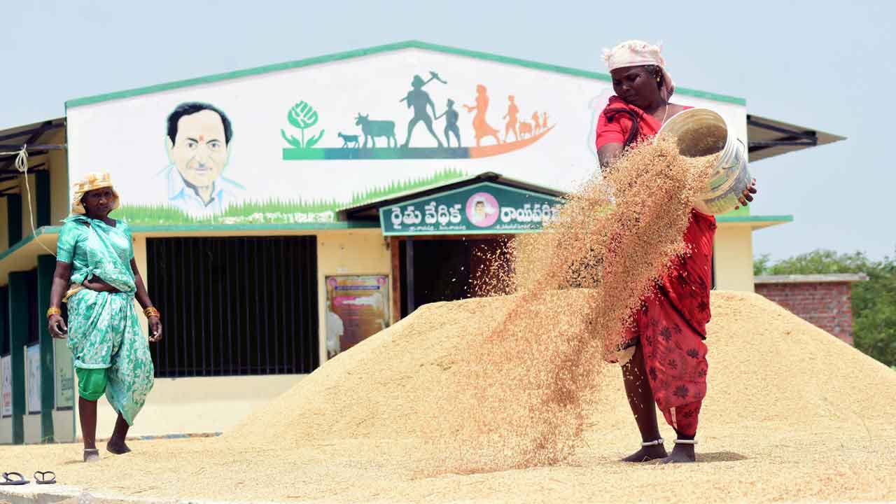జోరుగా కొనుగోళ్లు