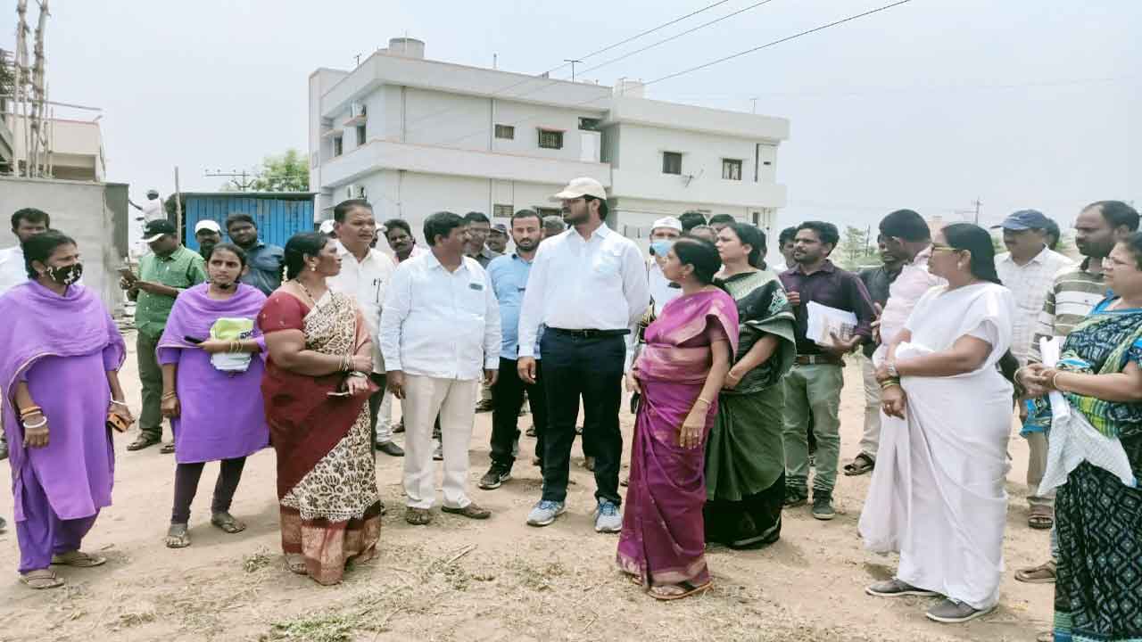 ‘పల్లె, పట్టణ’ కార్యక్రమాలకు భారీ స్పందన