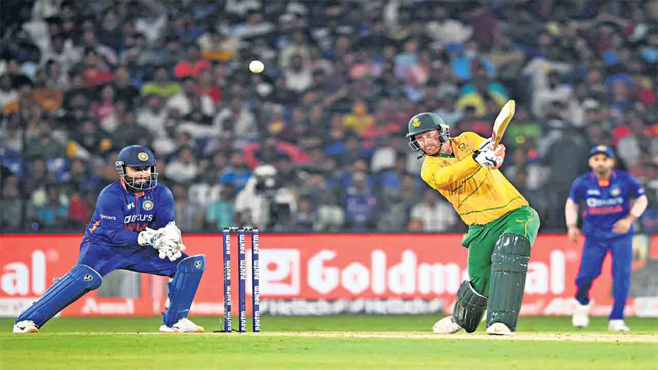 రెండోదీ పాయే!