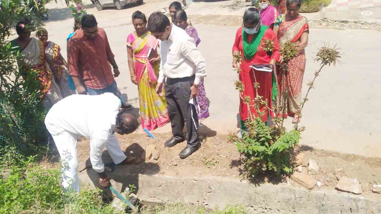 పరిసరాల పరిశుభ్రత ప్రతిఒక్కరి బాధ్యత