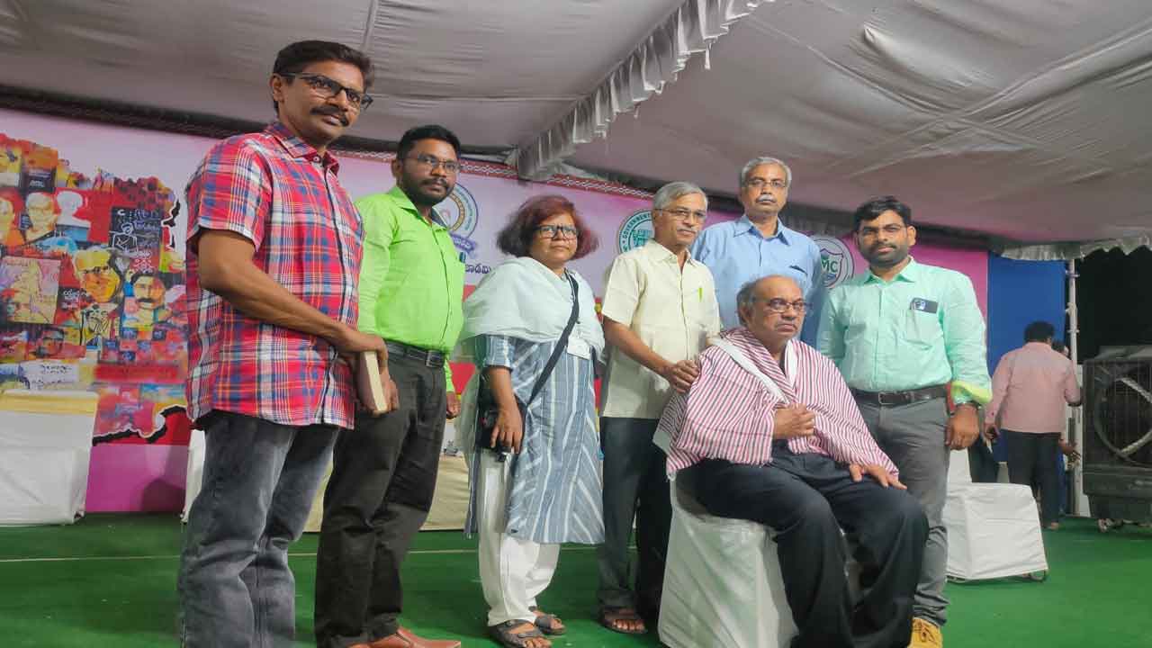 పఠనమే సంస్కృతి.. పుస్తకమే ప్రపంచం..